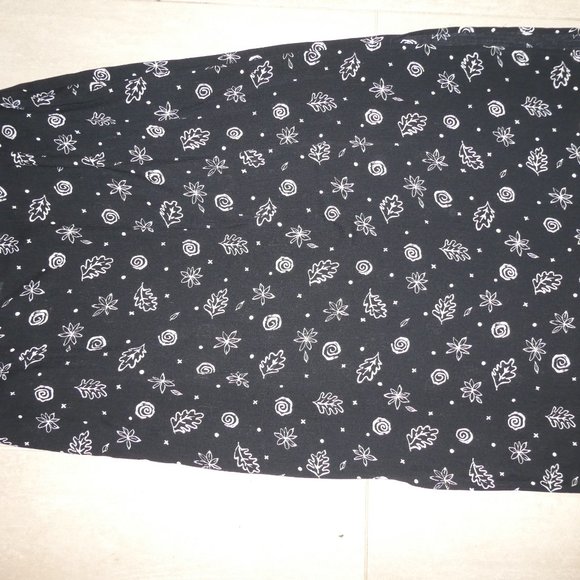 2 PIECE PENDELTON SKIRT WITH REVERSIBLE PRINT SLEEVELESS TOP-BL & WH -16W - Picture 2 of 6